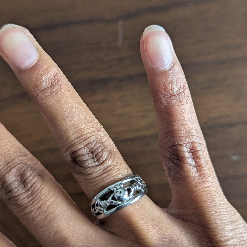 ZALES Elegant Silver Claddagh Ring